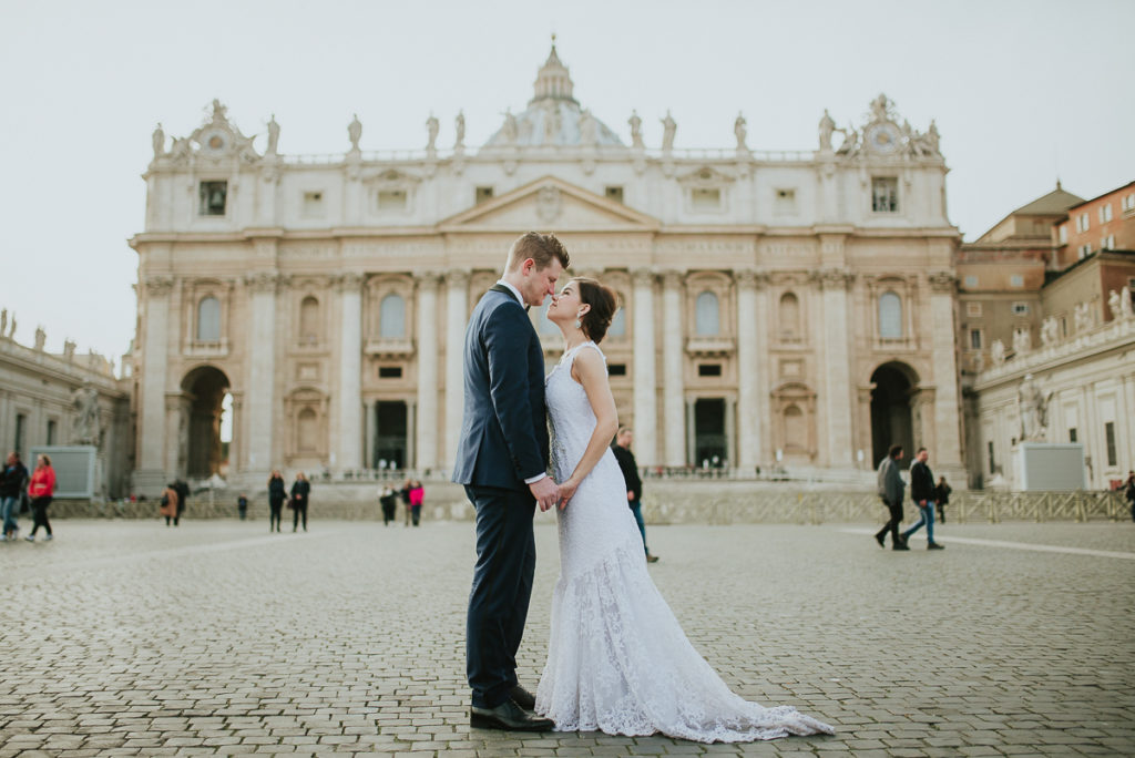 Couple photoshoot Honeymoon Rome