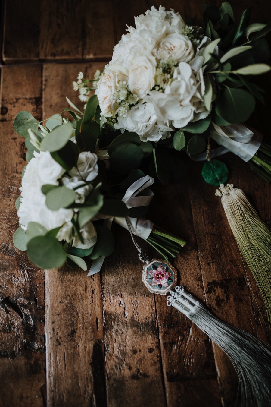 flowers with norigae