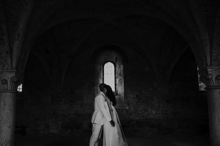 bride and groom intimate portraits san galgano