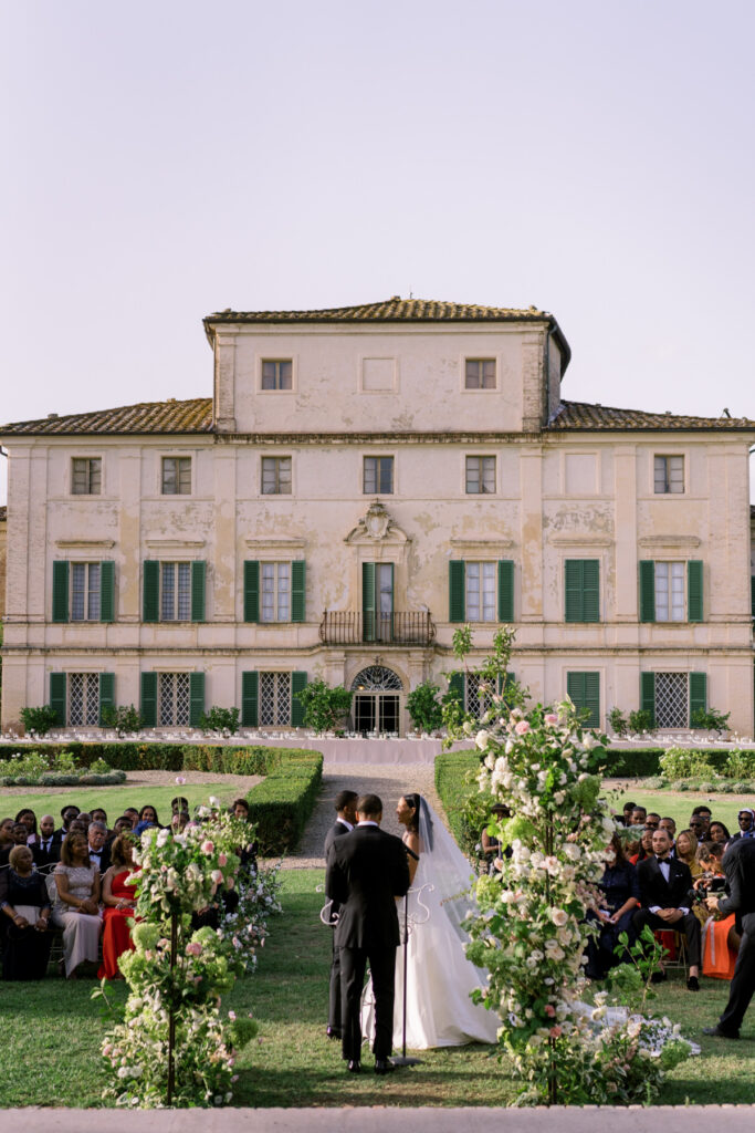 wedding ceremony at villa di geggiano in Tuscany